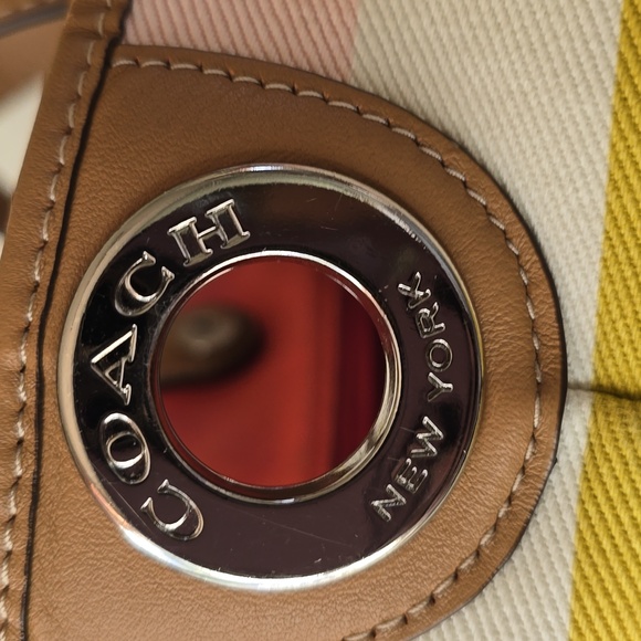 Coach Hadley Tote - Picture 6 of 14